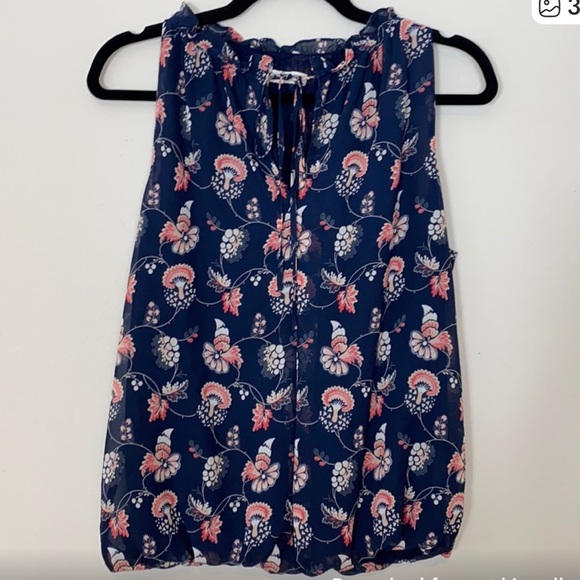 Max Studio Tops - Max Studio Navy Floral Sleeveless Top - Medium